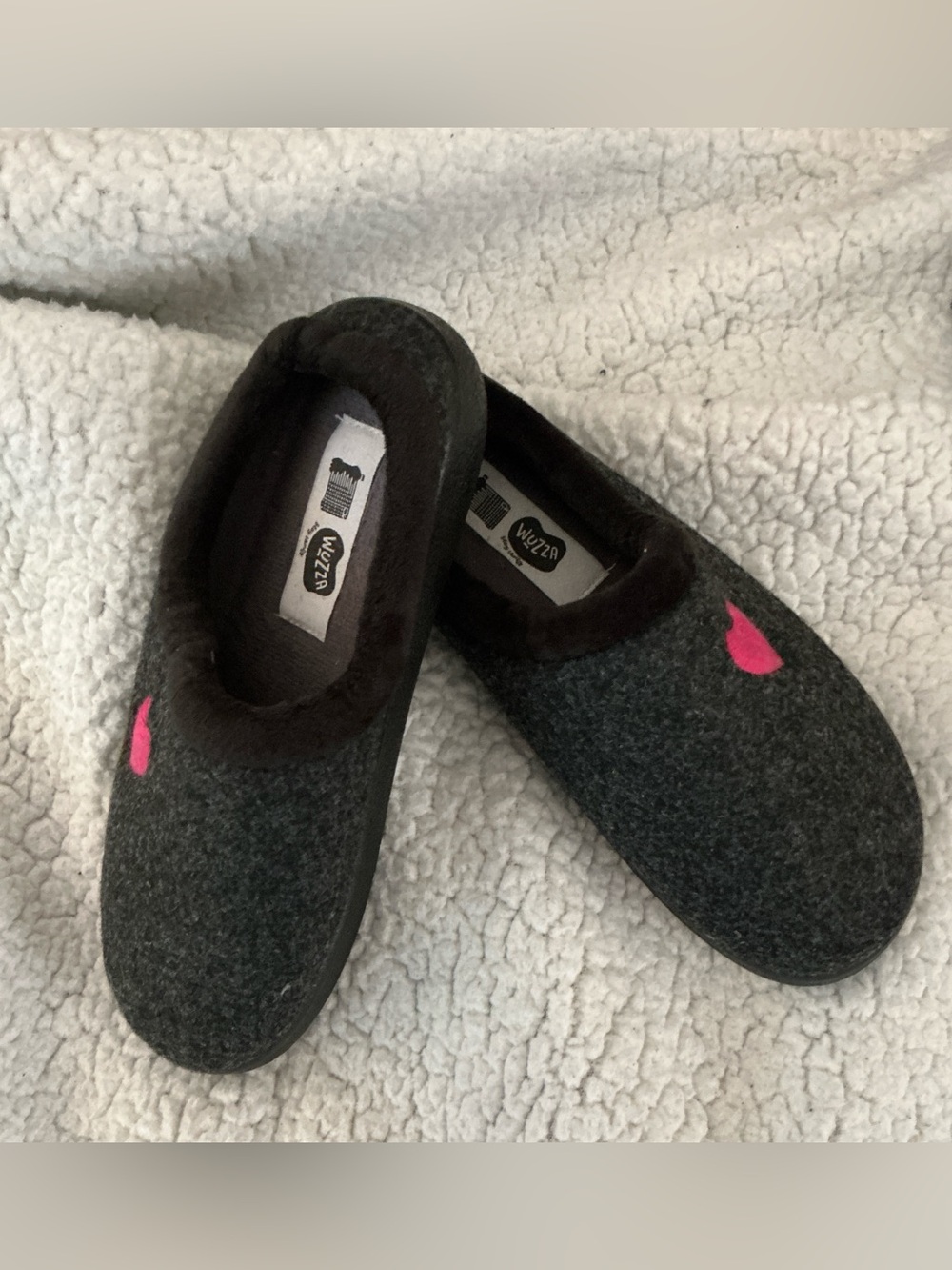 NEW WUZZA SLIPPERS - M